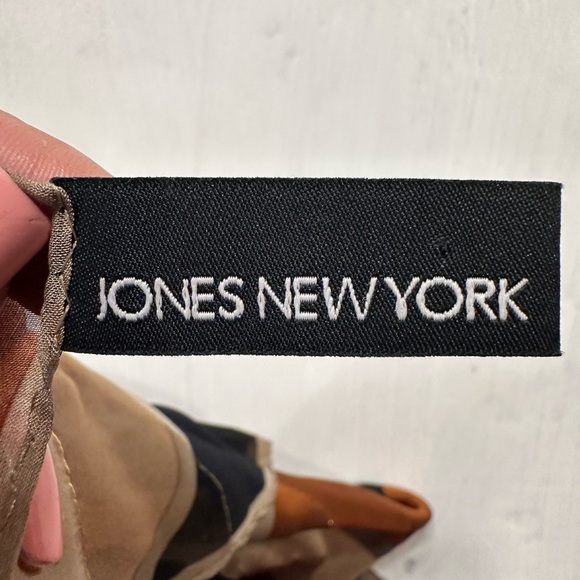 Jones New York Silk Scarf 20.5” Square Geometric Neutral Print Tan Black Browns - Picture 4 of 10